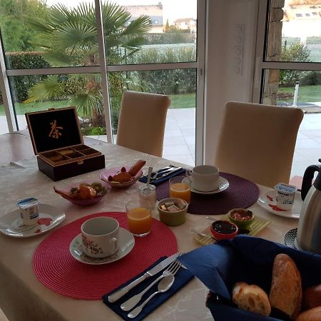Chez Mt Et Jr Bed & Breakfast Ван Екстериор снимка